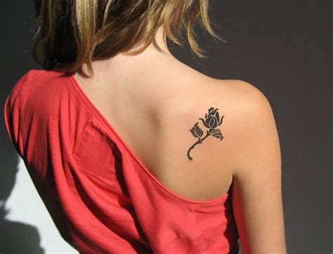 tatuajes para la espalda de mujer con significado|Tatuajes femeninos en la espalda: significados, estilos y。